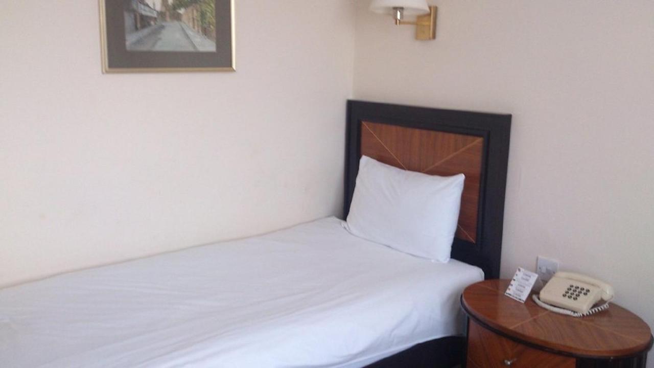 Sprowston Manor Hotel, Golf & Country Club Spixworth Esterno foto